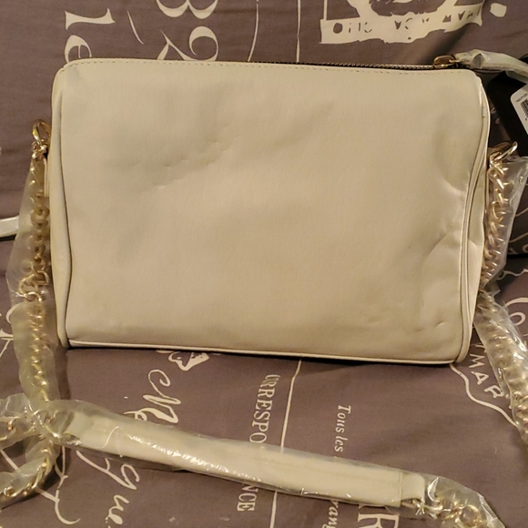 Guess zip crossbody - Picture 2 of 5